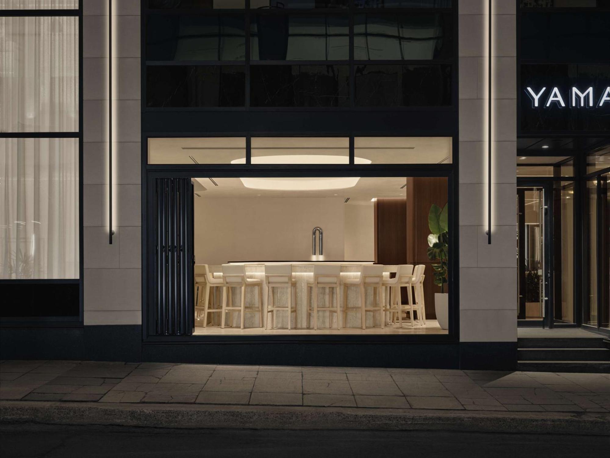 Vogue Hotel Montreal Downtown, Curio Collection By Hilton Exterior photo